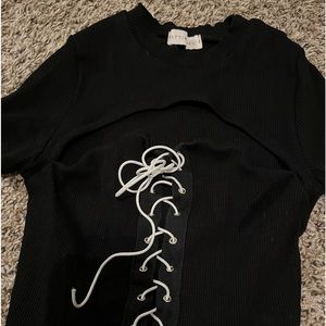 OS CUT OUT BLACK CROP